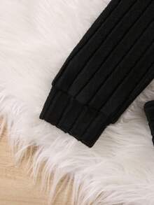 SHEIN 2pcs/Set Young Boy Colorblock Textured Ribbed Long Sleeve Top And Solid Color Pants, Autumn/Winter Casual Two Piece Set Boys Autumn Winter Casual Two Piece Set - Multicolor - View 3