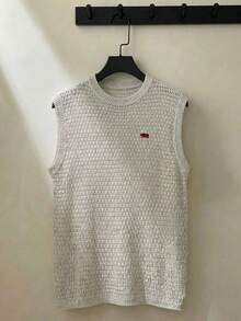 ESTAVOR 男士新款动物刺绣圆领镂空针织背心 - 杏色 - 查看 1