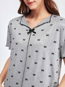 Bonmuse 两件套女士针织浅灰色V领蝴蝶结装饰印花短前长后长设计牛奶丝面料短袖上衣和裤子睡衣套装，撞色滚边，休闲风格，简约舒适套装 - 淺灰色 - 查看 7