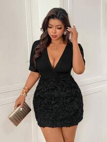 Femmeverse Vestido mini ajustado de satén con cuello en V y manga corta, con parches florales 3D para mujer de talla grande - Negro - Ver 5
