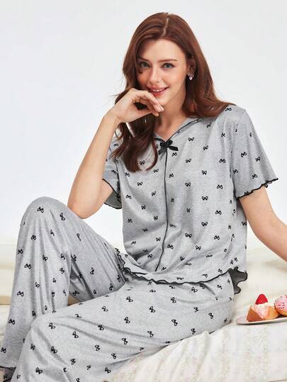 Bonmuse 两件套女士针织浅灰色V领蝴蝶结装饰印花短前长后长设计牛奶丝面料短袖上衣和裤子睡衣套装，撞色滚边，休闲风格，简约舒适套装