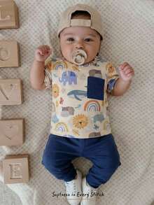 Cozy Pixies Conjunto de 2 piezas de camiseta de manga corta y pantalones de punto suave y cómodo con bolsillo y diseño de animal de dibujos animados en contraste de color para niño pequeño, conjunto casual y lindo para jugar al aire libre - Caqui - Ver 1