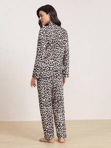 Hourtrue 2pcs/Set Leopard Print Texture Printed Women Loungewear Pajama Set, Long Sleeve Turndown Collar Top And Elastic Waist Loose Pants, Casual Pajamas And Home Wear For Ladies, All Season, Two Pieces Set, Fall Winter Clothes, Lounge Wear, Old Money Vibe, Elegant Outfitfor Summer - Black - View 2