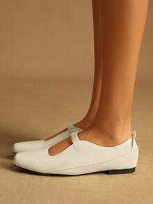 Rosivie French Retro Commuter Soft-Soled Casual Low Vamp Flat-Soled Shoes - White - View 4