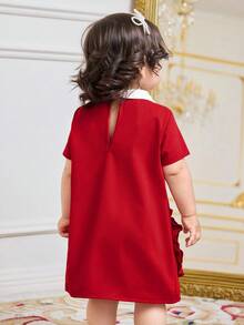 فستان أنيق متوسط الطول للبنات الصغار مزين بالزهور وألوان متباينة في الياقة - الأحمر - مشاهدة 2