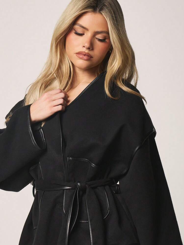MISSGUIDED Oversized Wickeljacke mit kontrastierendem Lederbesatz, Gürteldetail und weiten Ärmeln zum Layering