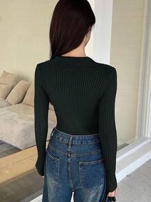 DAZY Áo len nữ dài tay dáng ôm, cổ bẻ, màu trơn, kiểu dáng thường ngày. - Màu xanh lá cây đậm - Xem 4