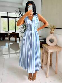 SHEIN Unity Vestido midi de botões com cintura e sem mangas, listrado, para o verão - Azul - Visão 5