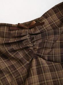 Sweetra 复古美式甜美学院风约会休闲学生音乐节束腰双层荷叶边A字棕色格子迷你连衣裙，春夏秋冬皆宜 - 咖啡棕 - 查看 3