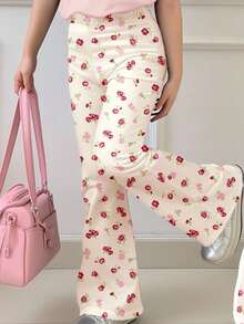 SHEIN 奶油粉和奶油白，复古甜美少女BM风格仿贴花花卉字母印花，少女休闲简约短袖圆领T恤和喇叭裤两件套，适合春夏日常穿着，春夏穿搭，轻松舒适，时尚童装，休闲服饰，儿童花卉图案服装，返校季，春夏服装，BM，休闲，波西米亚风，波西米亚花卉 - 彩色 - 查看 5