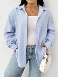 SHEIN CURVE+ 大码女装春夏时尚休闲宽松舒适日常百搭显瘦蓝色纽扣长袖衬衫，后开衩，春季穿搭，女士衬衫，简约风格，工作上衣，条纹衬衫 - 藍色 - 查看 2