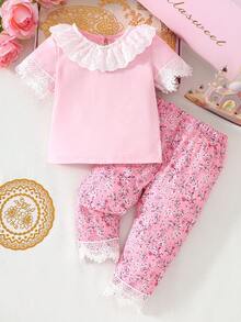 Sparklyn Baby Girls' T-Shirt Set With Ditsy Floral And Lace Trim, 2pcs Outfit, Traditional , Pink Floral And White Lace Design, Sweet And Cute, Soft Knit Fabric, Suitable For Party, Gathering, Formal Wear And Daily Wear, Traditional Arabic Baby Clothing Pants Suits Formal Pink For Baby Girl Baby Girl Clothes Ruffle Hem Baby Girl Princess Casual Pant Sets Two Piece Toddler Girls Dress Shirt And Pants Two Piece Set For Baby Girls Toddler Pants Suit For Girls - Pink - View 3
