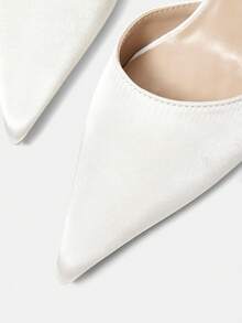 CUCCOO HITCHD Women Pumps Valentine's Day - White - View 6