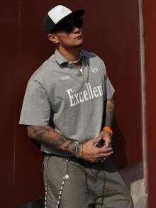 DAZY 男士字母印花半拉链灰色T恤，夏季款 - 灰色 - 查看 5