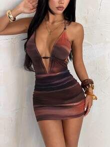 SHEIN PETITE Đầm ngắn nữ kiểu retro nhuộm tie-dye in họa tiết trừu tượng, cổ chữ V sâu, buộc dây sau lưng, dáng ôm sát, thích hợp cho tiệc tùng, hẹn hò, trà chiều, và kỳ nghỉ hè gợi cảm, thời trang trên bãi biển. - Nhiều màu - Xem 7