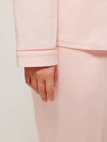 LUVLETTE 大码柔软纯棉撞色滚边基础款纽扣上衣和裤子家居服睡衣套装，适合身材丰满的女性。 - 粉色 - 查看 6