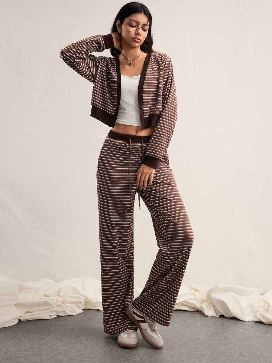 Easelle Bộ đồ nữ thường ngày kẻ sọc nâu, tay dài và quần ống rộng buộc dây phía trước, gồm 2 món. - màu nâu - Xem 1