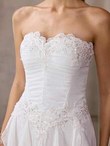 MOTF Soiréza ELEGANT FLORAL EMBROIDERY ASYMMETRIC HEM STRAPLESS COCKTAIL DRESS - White - View 6