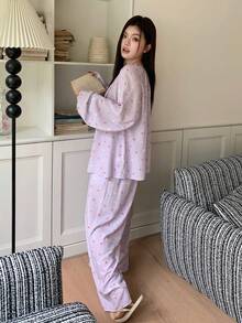 Dazy Plus 两件套可爱卡通印花宽松睡衣套装，长款上衣和长裤，适合春夏秋季穿着。 - 紫色 - 查看 8