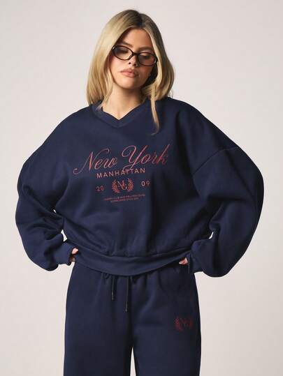 MISSGUIDED Women Navy V Neck Sweatshirt New York Manhattan Script Print Long Sleeve Pullover Winter Fall Casual Comfort Top