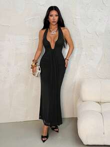 SHEIN PETITE 奶油色性感深V领优雅吊带长裙，适合春夏穿着，可作派对、婚礼宾客礼服。 - 黑色 - 查看 5