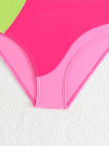 SHEIN Tween Girl Contrast Color Long Sleeve Tankini Swimwear Set Specially Designed For Tween Girls, Perfect For Summer Beach Vacations, Pool Parties, Summer Holidays, And Casual Leisure Activities.Crafted From Soft Knitted Fabric, It Features A Charming Pink-Green Color-Block Pattern, Long Sleeves For Excellent Sun Protection, And A Split Design With A Separate Triangle Bottom - Baby Pink - View 4