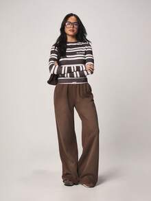 Missguided x Playboy 条纹长袖上衣，横条纹棕白图案，经典版型，圆领，秋冬休闲日常套头针织衫 - 棕色 - 查看 3