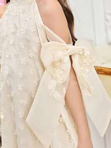 SHEIN 少女宽松优雅立领直袖蝴蝶结3D立体花卉面料连衣裙 - 杏色 - 查看 3
