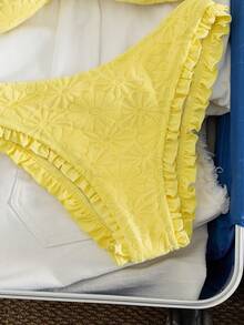 Costavie Swim Mod 新款女士优雅清新柠檬奶黄两件式泳衣，阳光黄奢华质感面料，花卉压纹荷叶边比基尼套装，可拆卸肩带的挂脖式抹胸上衣，性感高衩泳裤，休闲可爱俏皮的Y2K辣妹风沙滩装，适合音乐节、春夏海滩度假、泳池派对、海岛度假等场合，尽显摩登风情。 - 黃色 - 查看 8