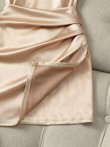 Franclia 时尚新款亮面高领无袖褶裥腰部修身不对称紧身连衣裙，女款 - 杏色 - 查看 5