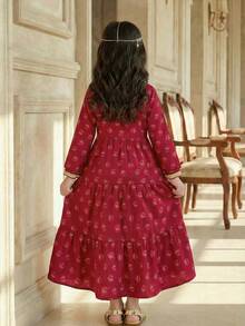 SHEIN Young Girl   Floral Print Patchwork Simple Long Sleeve Casual Arabian Dress  Young Girl's Spring/Summer N Style Matching Family Vacation,  Tween Girl  / Baby Girl Jalabiya.Vintage Red  Rose Ditsy Floral Mixed Print Cap Sleeve A-Line Dress, With Golden Woven,  National Ditsy Floral Print Dress, Mom And Daughter & Sisters Matching. Arabian Robe, Elegant Floral Collar, Traditional Long-Sleeved Arabian Dress, Elegant And Dignified , Prayer Robe, Dignified Kaftan Robe, Children's Arabian Robe. - Burgundy - View 5