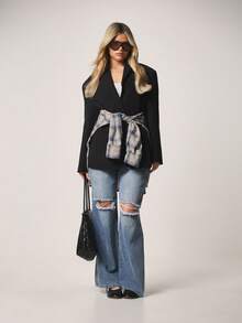 MISSGUIDED Mid Rise Distressed Wide Leg Jeans With Ripped Knee Holes Light Wash Baggy Flare Denim Pants Fall Winter Casual Streetwear - Medium Wash - View 3