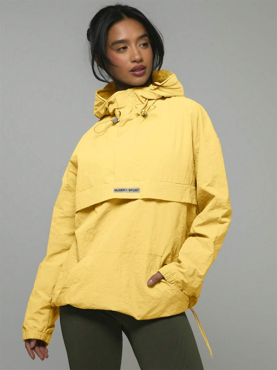 Musera Sport 尼龙半拉链口袋细节Logo连帽防风夹克,春夏皆宜,可作雨衣、徒步、运动休闲、假日节日街头服饰、冬季、返校季、健身房、休闲室、日常冬季穿着。 - 鵝黃色 - 查看 1
