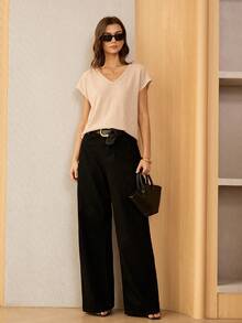 Lymera 春夏新款时尚休闲杏色简约竖条纹立体提花V领无袖T恤，适合通勤穿着。 - 杏色 - 查看 5