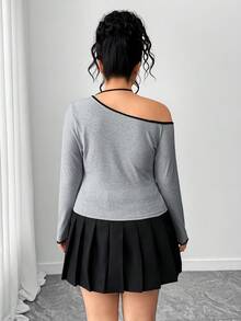 Elenzga Áo thun tay dài viền bất đối xứng họa tiết khối màu cỡ lớn dành cho nữ kèm dây đeo nơ - Màu xám đen - Xem 2