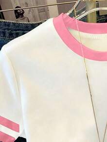 少女休闲复古美式校园经典Logo印花短袖圆领T恤，适合夏季穿着，美式学院风度假风，白色修身日常休闲款，粉色碎花条纹时尚百搭日常款，马术粉色修身短款T恤，适合春、夏、秋、冬四季穿着。 - 彩色 - 查看 4