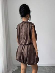 Elenzga 女士春夏浪漫西西里优雅休闲通勤度假缎面提花面料立领圆领肩部抽绳系带褶皱腰部喇叭下摆迷你连衣裙 - 棕色 - 查看 2