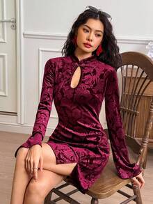 EastFlair 女士提花镂空长袖优雅迷你连衣裙 - 酒紅色 - 查看 5