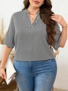 SHEIN Clasi Blouse ample à rayures et col V pour femmes grandes tailles, manches courtes - Noir et Blanc - Voir 5