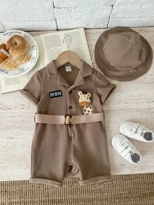 SHEIN 2件套男女宝宝休闲可爱童子军短袖连体衣和遮阳帽套装，实用套装，春夏男女宝宝服装 - 卡其色 - 查看 4