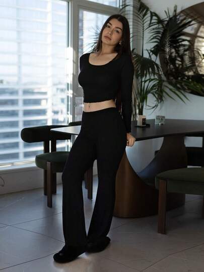 Andrea Bello Bekvämt och bekvämt viskosset med salladsfärgad tumhålsmönster och utsvängda benbyxor för kvinnor - svart, outfit för högtider, mysiga och eleganta detaljer, höstkläder