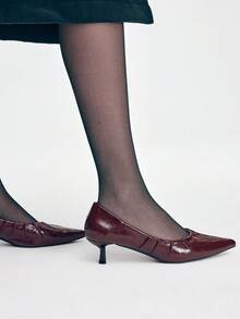 Mnmlis Burgundy Crocodile Embossed Pointed Toe High Heels, Retro British Style Niche Embossed Genuine Leather Shoes, Minimalist Commuting Versatile, Elegant Pointed Toe Design, Office/Date Sophisticated, Matte Luxurious Texture, French Niche High-End, Soft Leather Comfortable Not Tired Feet, Autumn/Winter Retro Style Footwear Valentine's Day - Burgundy - View 2