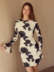 MOTF PREMIUM 女士修身优雅网纱提花喇叭袖短连衣裙 - 白色 - 查看 5