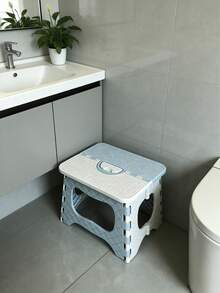 1个塑料折叠便携手持折叠凳椅，适合成人，是户外钓鱼、旅行、露营、野餐的理想之选，春夏秋三季户外家具旅行必备品。 - 彩色 - 查看 7