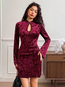 EastFlair 女士提花镂空长袖优雅迷你连衣裙 - 酒紅色 - 查看 2