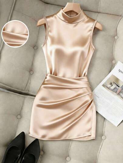 Franclia 时尚新款亮面高领无袖褶裥腰部修身不对称紧身连衣裙，女款