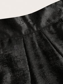 Ellevyn 大码金色吊带露背上衣，金属系带，无袖衬衫上衣搭配金属扣长裤两件套，休闲派对装。 - 黑色 - 查看 5