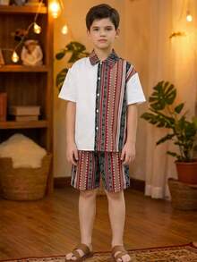 SHEIN 节日款阿拉伯长袍，传统阿拉伯服饰，阿巴雅，青少年男童休闲撞色拼接口袋短袖衬衫短裤套装，运动服白色衬衫，基础款上衣，适合春夏穿着，适合外出、情人节、约会、旅行、度假、家庭聚会、返校季、婚礼季、正式晚宴、生日派对等场合。 - 彩色 - 查看 2