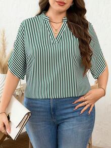 SHEIN Clasi 大码女式条纹V领宽松短袖衬衫 - 綠色 - 查看 1
