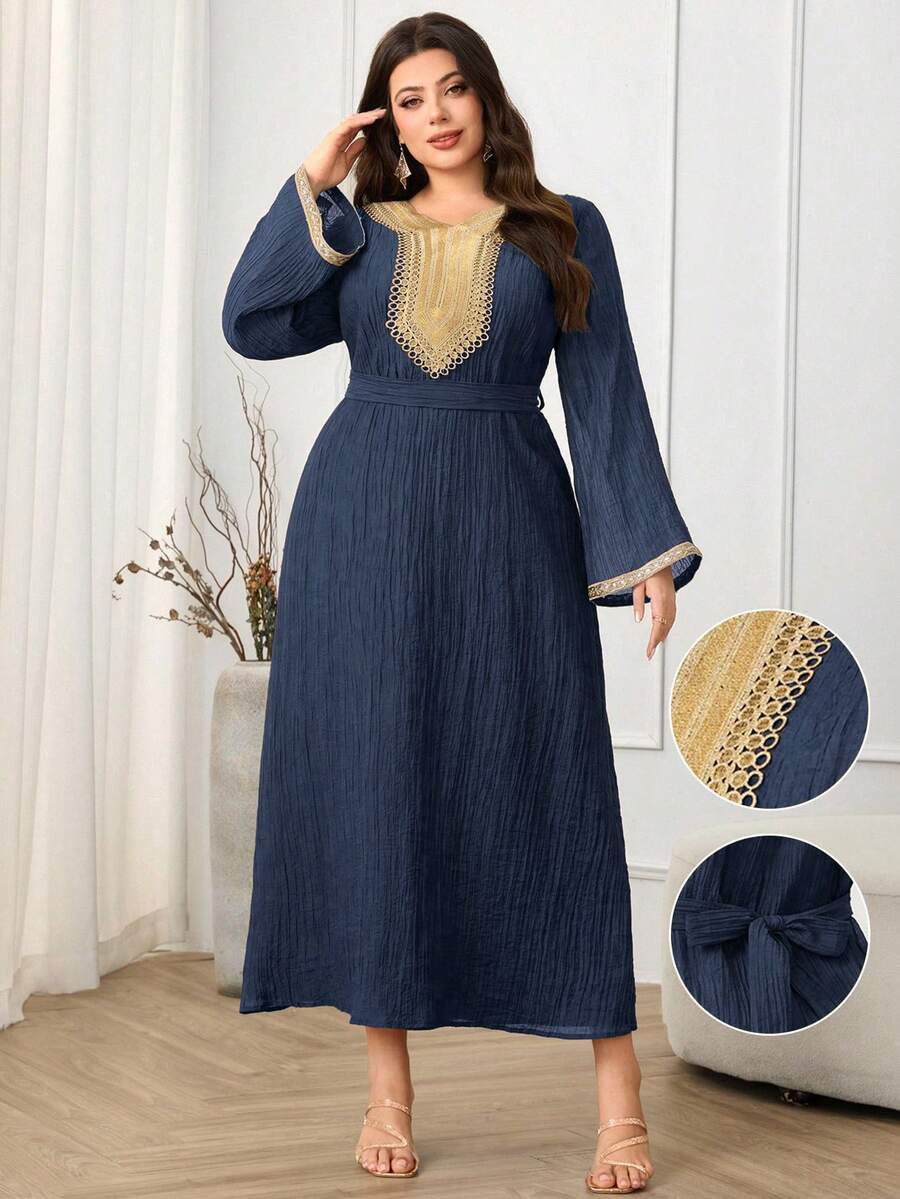 Al Najma Vestido elegante de estilo árabe con ribete de cinta y mangas acampanadas para mujer de talla grande - Azul Marino - Ver 1